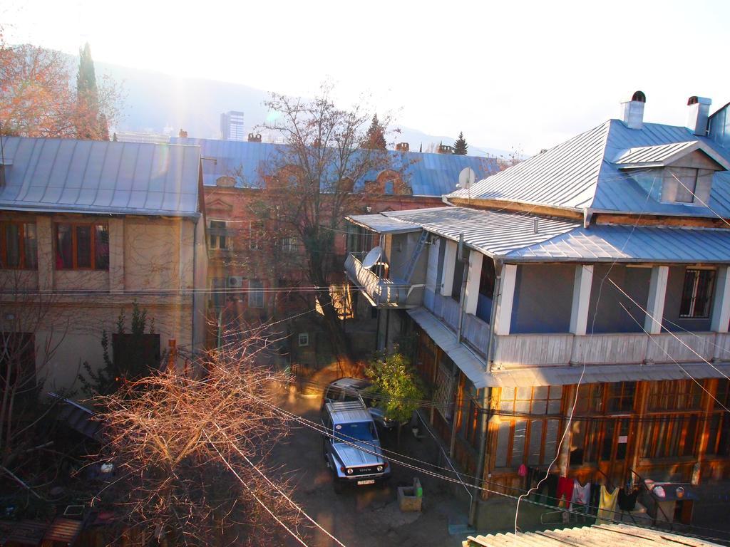 Green Stairs Guest House Tbilisi Ruang foto