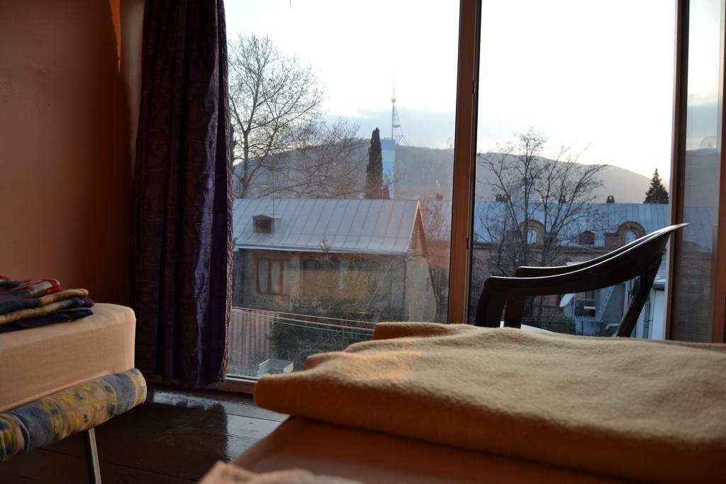 Green Stairs Guest House Tbilisi Bagian luar foto