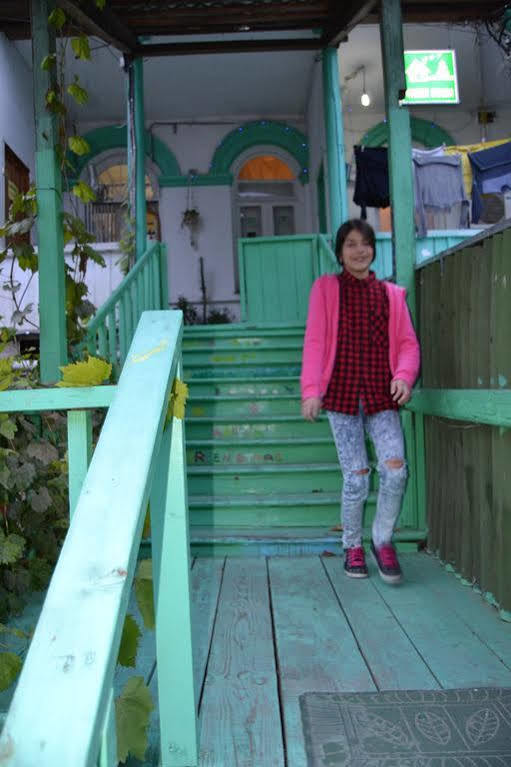 Green Stairs Guest House Tbilisi Bagian luar foto