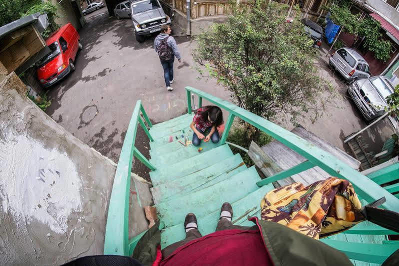 Green Stairs Guest House Tbilisi Bagian luar foto