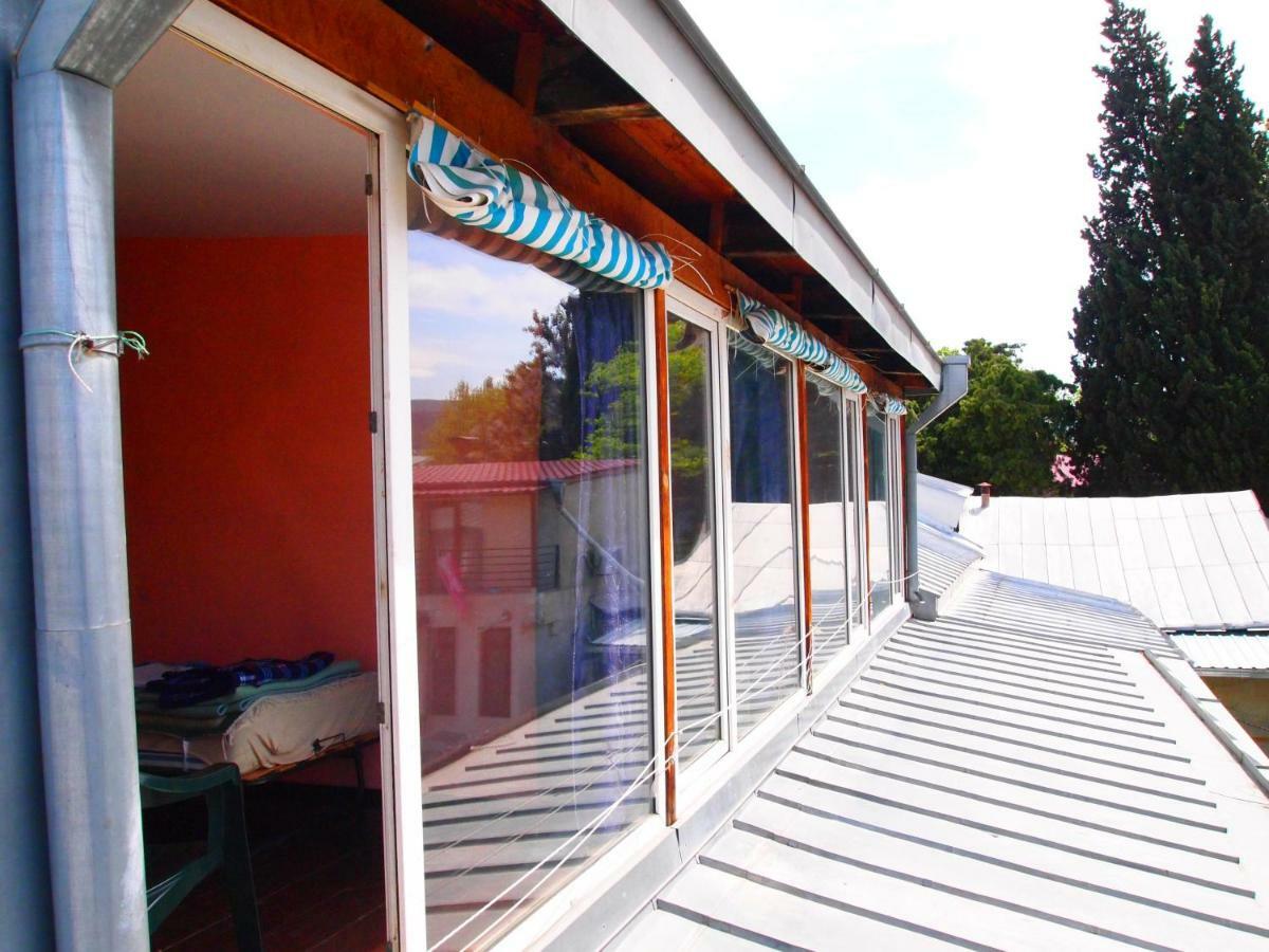 Green Stairs Guest House Tbilisi Bagian luar foto